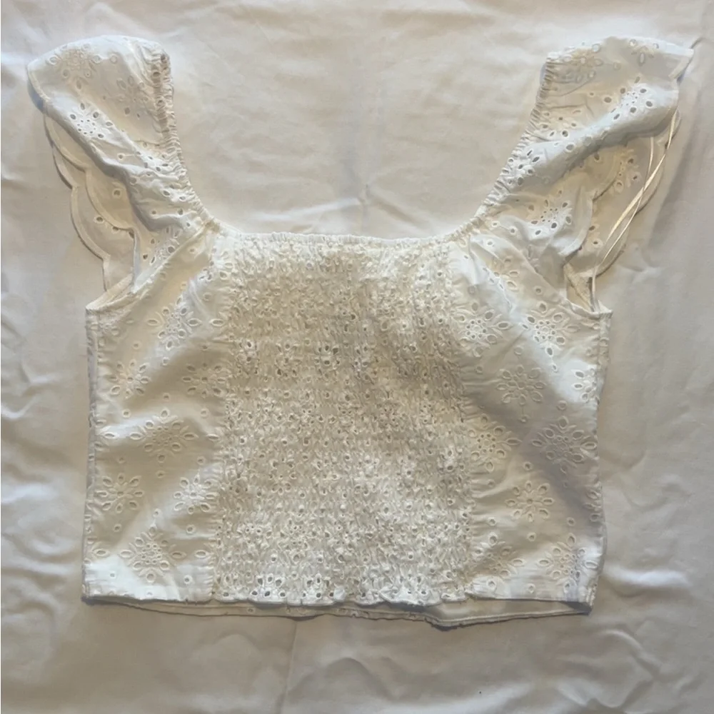 Urban Romantics Cropped White Eyelet Women's Top - Picture 3 of 6